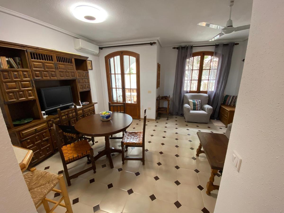 Orihuela Costa 2-Bedroom 1-Bath Renovated Vacation Rental On La Zenia Beach Bagian luar foto