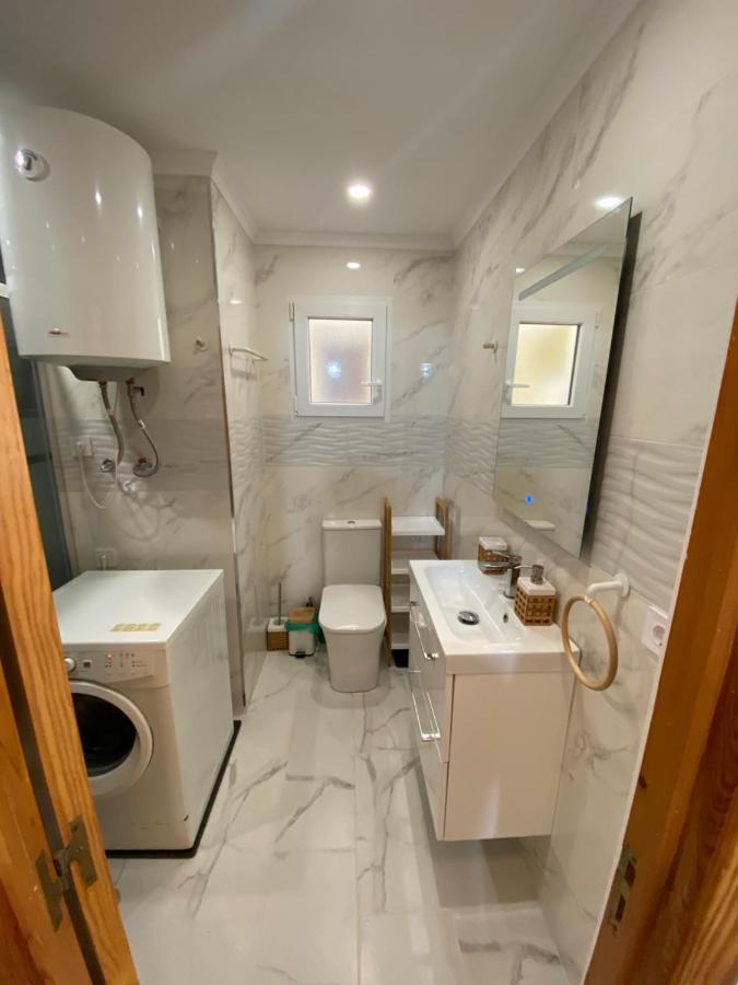 Orihuela Costa 2-Bedroom 1-Bath Renovated Vacation Rental On La Zenia Beach Bagian luar foto