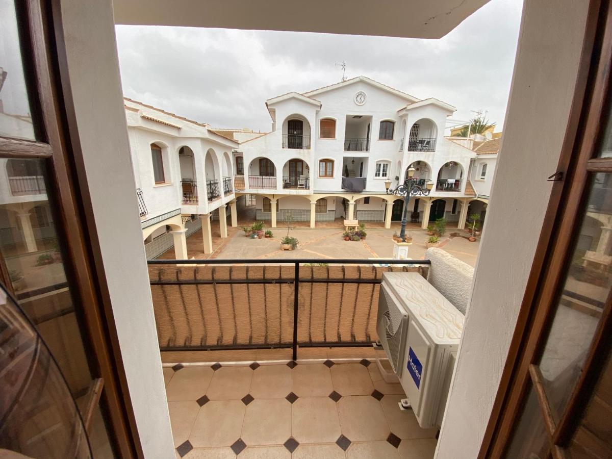Orihuela Costa 2-Bedroom 1-Bath Renovated Vacation Rental On La Zenia Beach Bagian luar foto