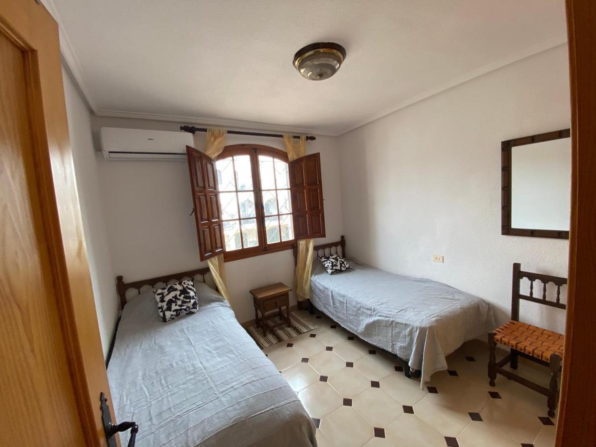 Orihuela Costa 2-Bedroom 1-Bath Renovated Vacation Rental On La Zenia Beach Bagian luar foto
